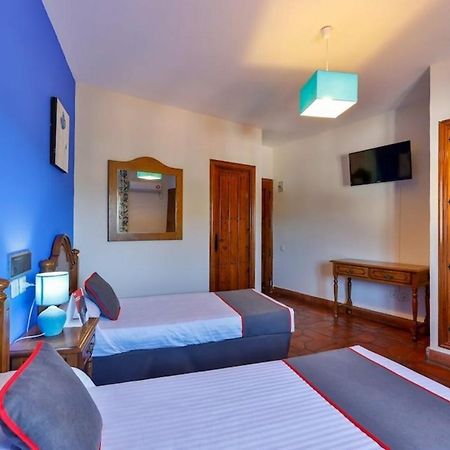 Hostal Alfonso XI Guadalupe  Kültér fotó