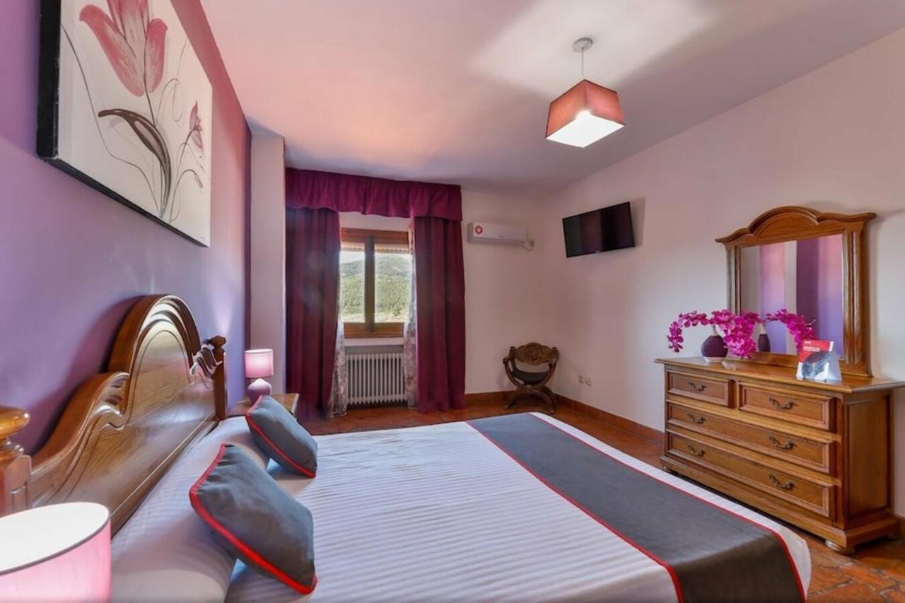 Hostal Alfonso XI Guadalupe  Kültér fotó
