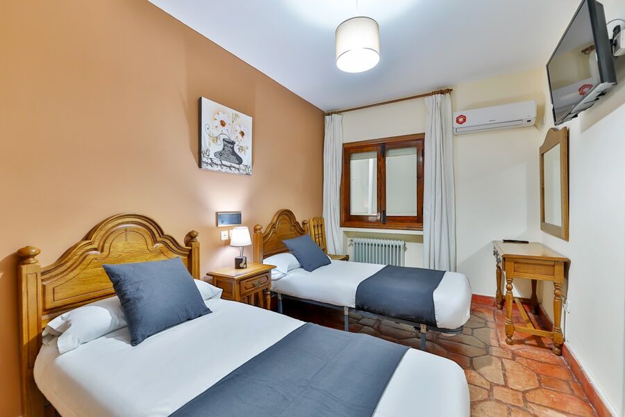 Hostal Alfonso XI Guadalupe  Kültér fotó